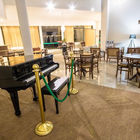 Hotel Golden Park All Inclusive Pocos De Caldas By Nacional Inn Bagian luar foto The lounge at the airport