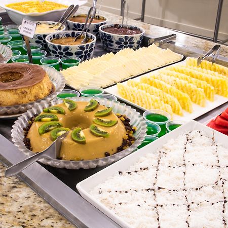 Hotel Golden Park All Inclusive Pocos De Caldas By Nacional Inn Bagian luar foto A dessert buffet