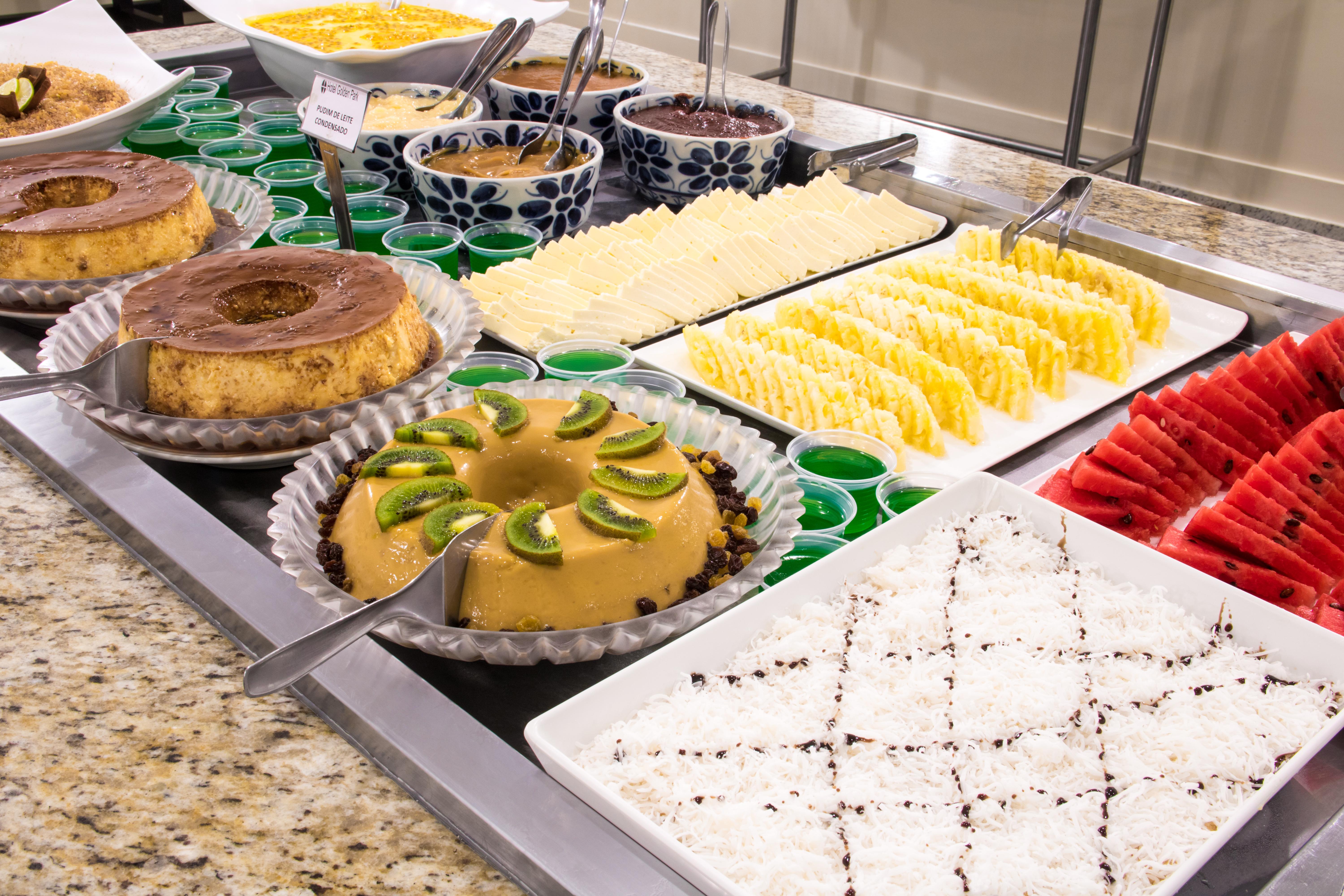 Hotel Golden Park All Inclusive Pocos De Caldas By Nacional Inn Bagian luar foto A dessert buffet