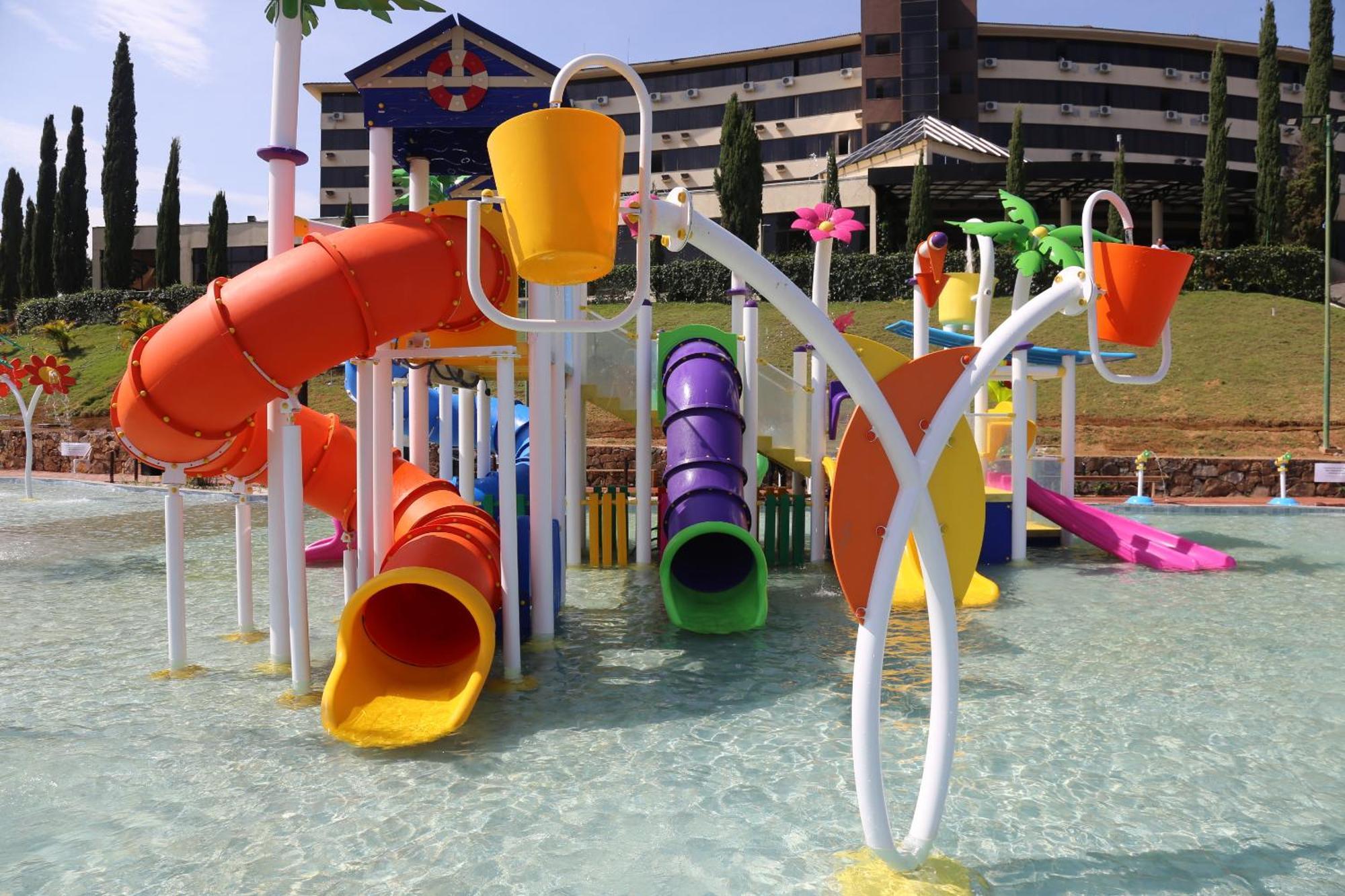 Hotel Golden Park All Inclusive Pocos De Caldas By Nacional Inn Bagian luar foto A water playground at a hotel