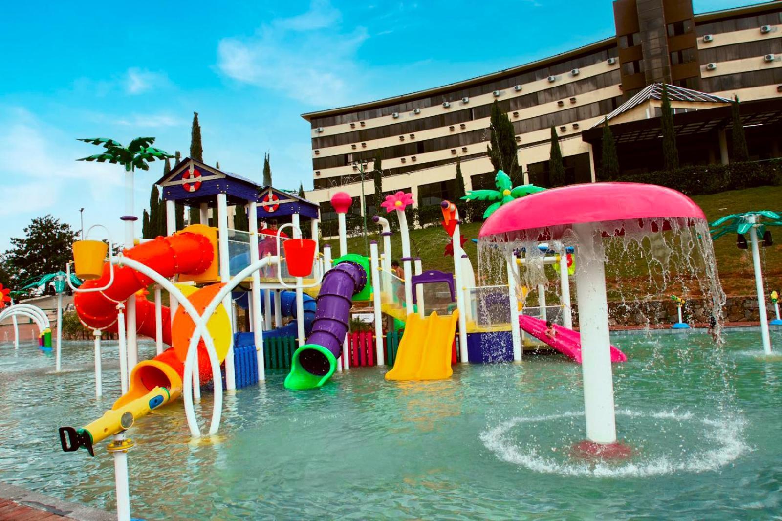 Hotel Golden Park All Inclusive Pocos De Caldas By Nacional Inn Bagian luar foto Water park at the hotel