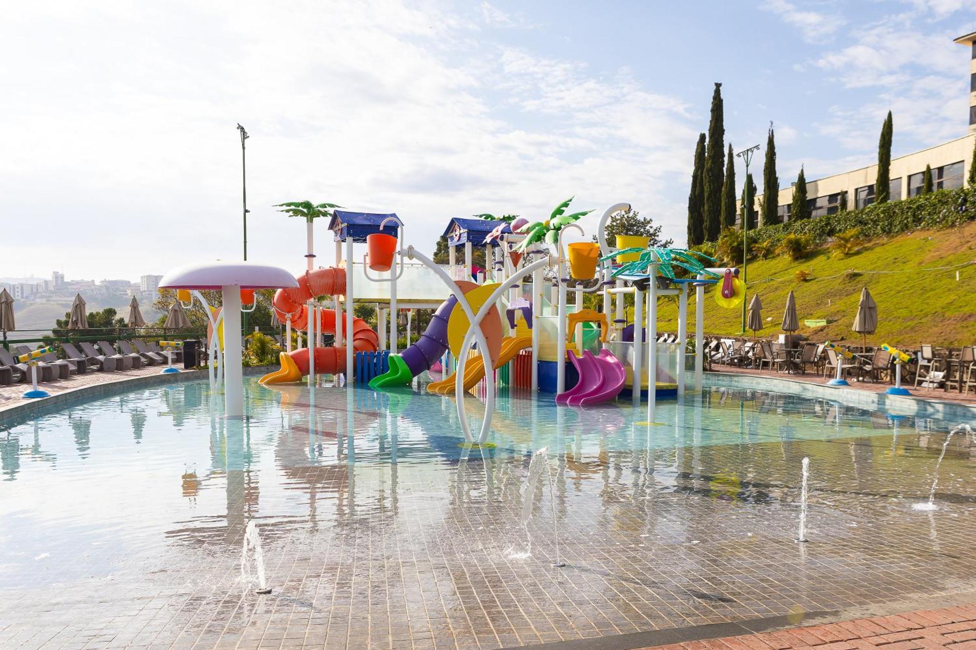 Hotel Golden Park All Inclusive Pocos De Caldas By Nacional Inn Bagian luar foto Water park